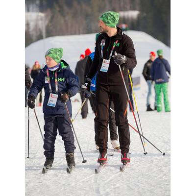 Norwegen-Royals vergnügen sich beim Skifahren in Lillehammer