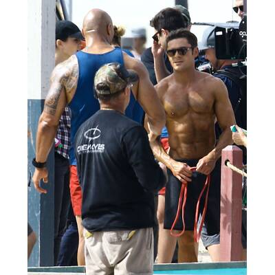 Zac Efron & Dwayne Johnson: Mucki-Duell