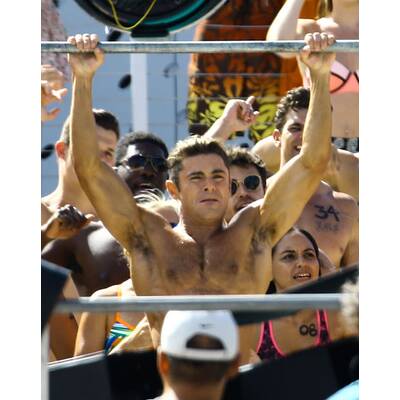 Zac Efron & Dwayne Johnson: Mucki-Duell