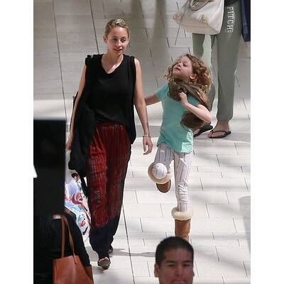 Nicole Richie shoppt mit Mini-Me-Tochter