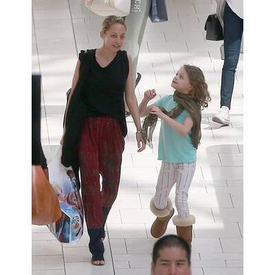 Nicole Richie shoppt mit Mini-Me-Tochter