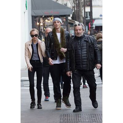 Lily Rose Depp spaziert mit Bad Boy-Freund