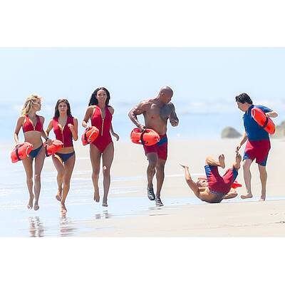 Zac Efron stürzt am 