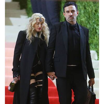 Met Gala: Madonna ging mit Flasche