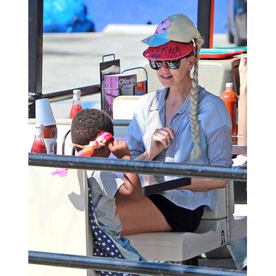 Charlize Theron: Sohn liebt Disney-Prinzessinnen