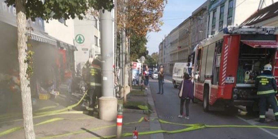 Feuer bricht in Wiener Geschäft aus: Drei Verletzte