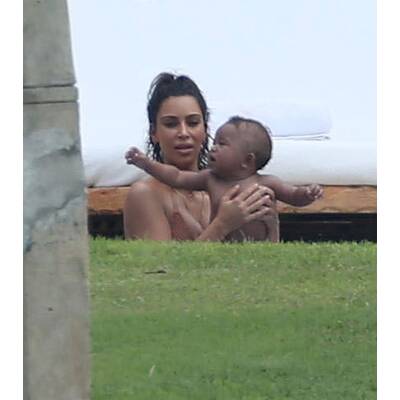 Kim Kardashian: Badetag mit Kids