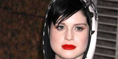 Der Preis für das bizarrste Outfit geht an Kelly Osbourne