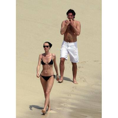 Am Strand: So verliebt turtelt Eva Herzigova
