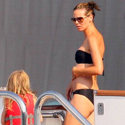 Heidi Klum im Bikini auf Yacht