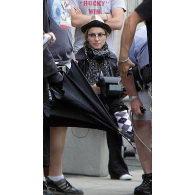 Ungeschminkt am Regiestuhl: Das wahre Gesicht von Madonna