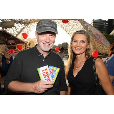 Russkaja Frontman Georgij Makazaria mit Model Tanja Duhovic 