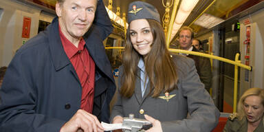 Neue Öffi-Uniformen präsentiert