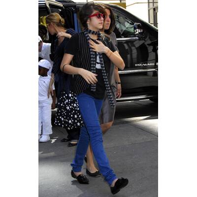 Lourdes Fashion-Styles