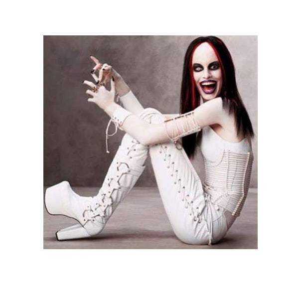 Supermodel schrecklich gut getarnt