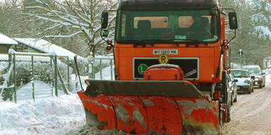 Schneefall brachte Verkehr ins Schleudern