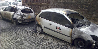 EVN-Autos in Brand gesteckt