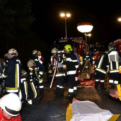 Bilder: Verletzte bei Unfall mit Reh