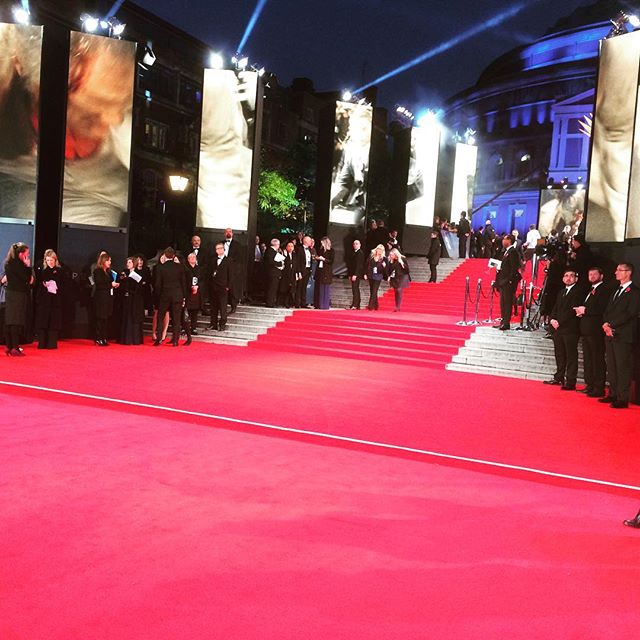 Bond-Premiere