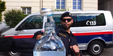 Schicken Sie uns Ihr Video von der 'Bottle Cap Challenge'