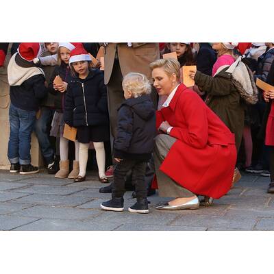 Die Monaco-Zwillinge beim Weihnachtsmann