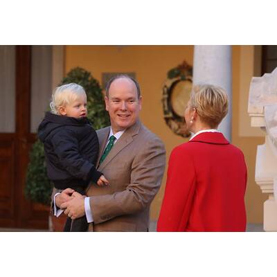 Die Monaco-Zwillinge beim Weihnachtsmann