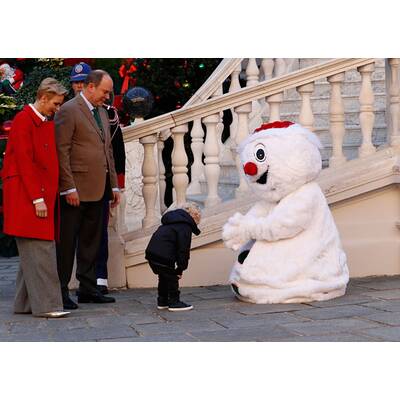 Die Monaco-Zwillinge beim Weihnachtsmann