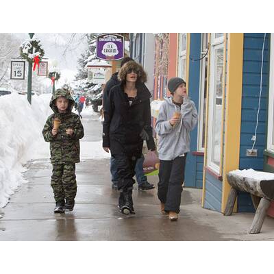 Angelina Jolie genießt den Winter