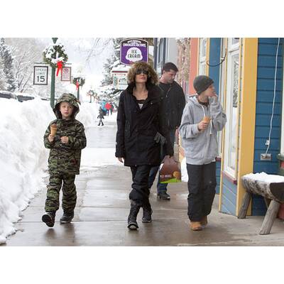 Angelina Jolie genießt den Winter