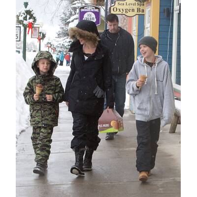 Angelina Jolie genießt den Winter