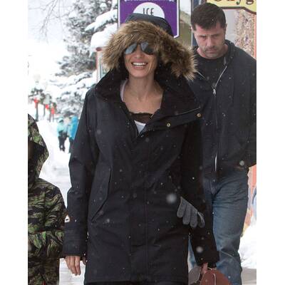 Angelina Jolie genießt den Winter