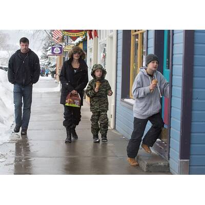 Angelina Jolie genießt den Winter