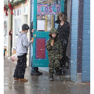 Angelina Jolie genießt den Winter