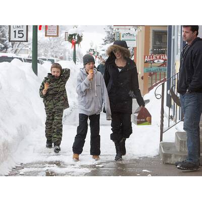 Angelina Jolie genießt den Winter