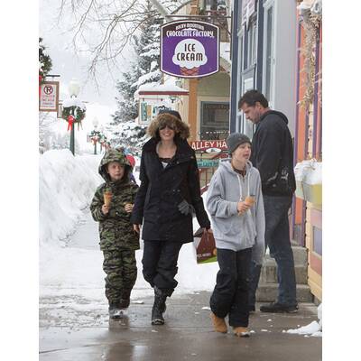 Angelina Jolie genießt den Winter