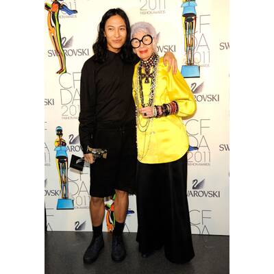 Modeikone Iris Apfel mit Designer Alexander Wang