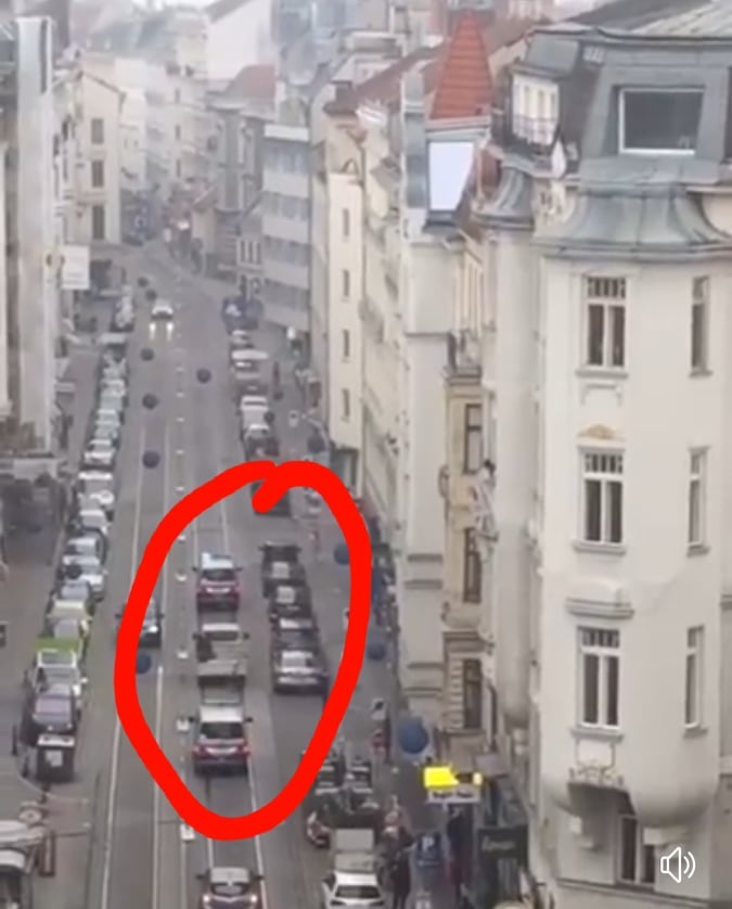 Schüsse und Muezzin-Rufe aus Lautsprecher im 8. Bezirk