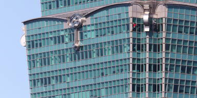 Ungesichert auf 508 Meter &ndash; Freeclimber klettert auf Wolkenkratzer