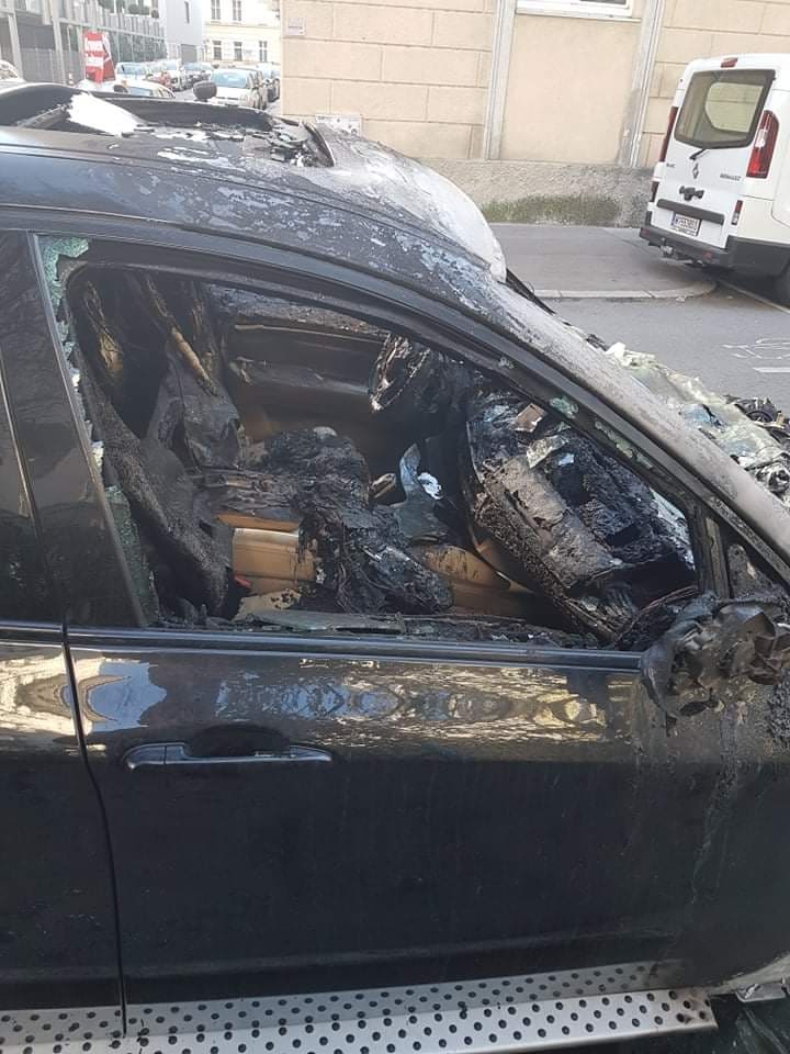 Spektakulärer Autobrand mitten in Wien