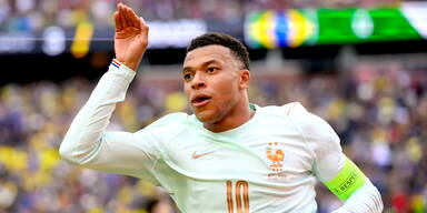 Test-Kracher: Frankreich schl&auml;gt Brasilien in Unterzahl