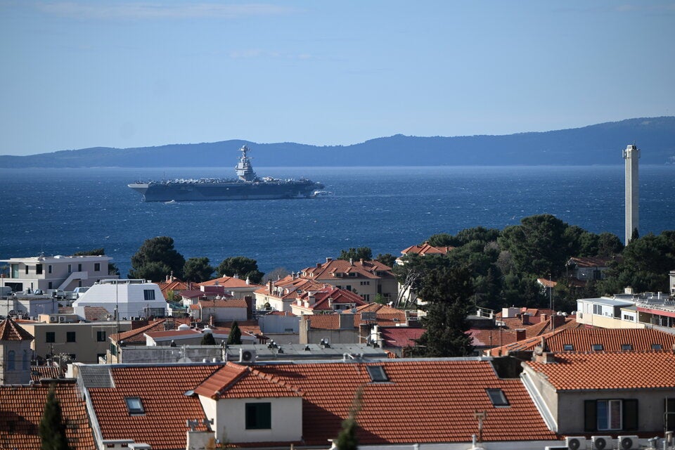 Kroatien-Urlauber verwundert: Trumps Mega-Kriegsschiff plötzlich an der Adria-Küste