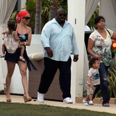 Jennifer Lopez: Mit Zwillingen am Pool