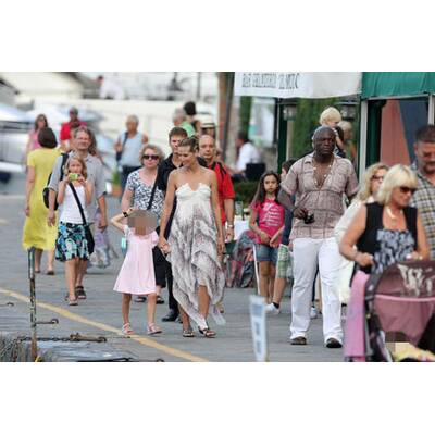 Heidi Klum im Bikini auf Yacht