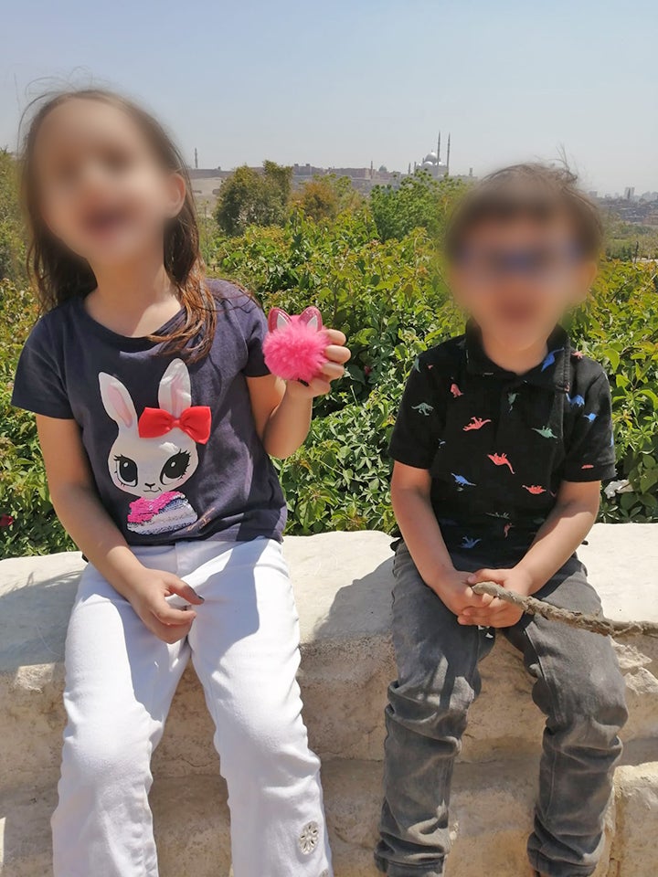 lily und Noah Vater hält Kinder in Ägypten fest