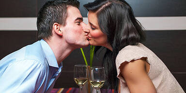 Bombendrohung gegen Lokal, das K&uuml;ssen verbietet