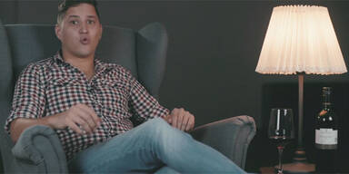 Identitärer gibt sich als skurriler Erklärbär der Nation