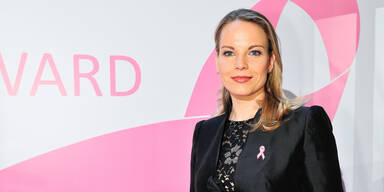 Elina Garanca verlieh Pink Ribbon Award  