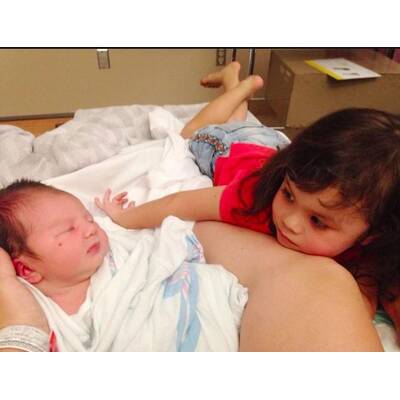 Wenn Kids ihre Geschwister zum ersten Mal sehen