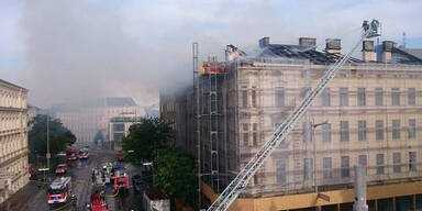 Haus in Flammen: Feuerinferno in Wien 