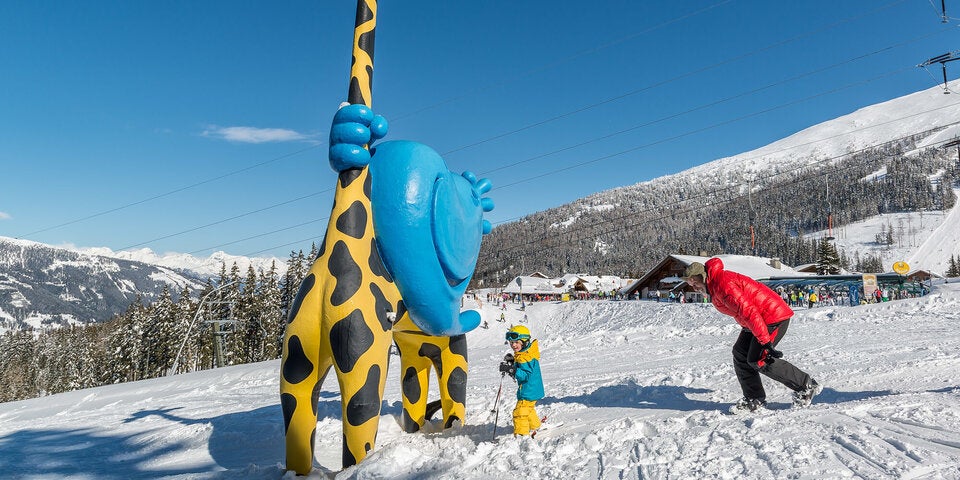 In Katschis Kinderwelt erlernen die Kleinsten spielerisch das Skifahren.